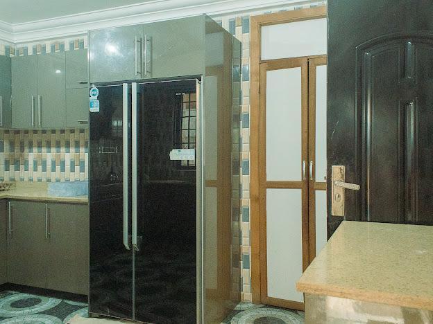 Luxurious 6-Bedroom House for Sale – Tema Community 25 (Close to DPS International School)